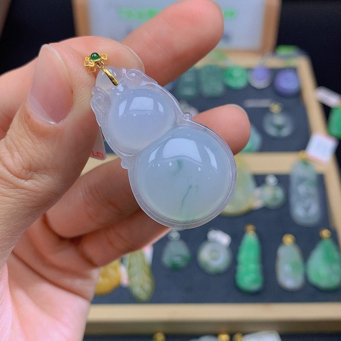 翡翠颈饰18K金镶嵌翡翠