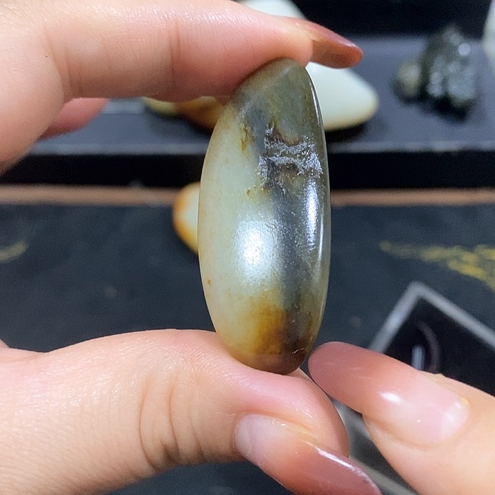 未镶嵌和田玉挂件一**水