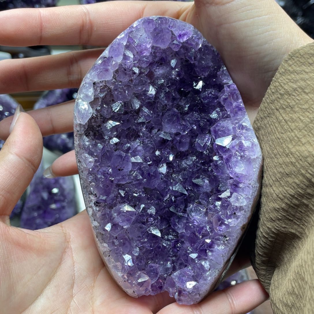 紫晶大型摆件（非配饰）未镶嵌