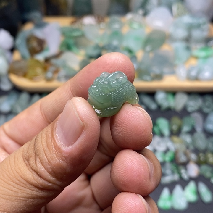 颈饰未镶嵌翡翠金蟾