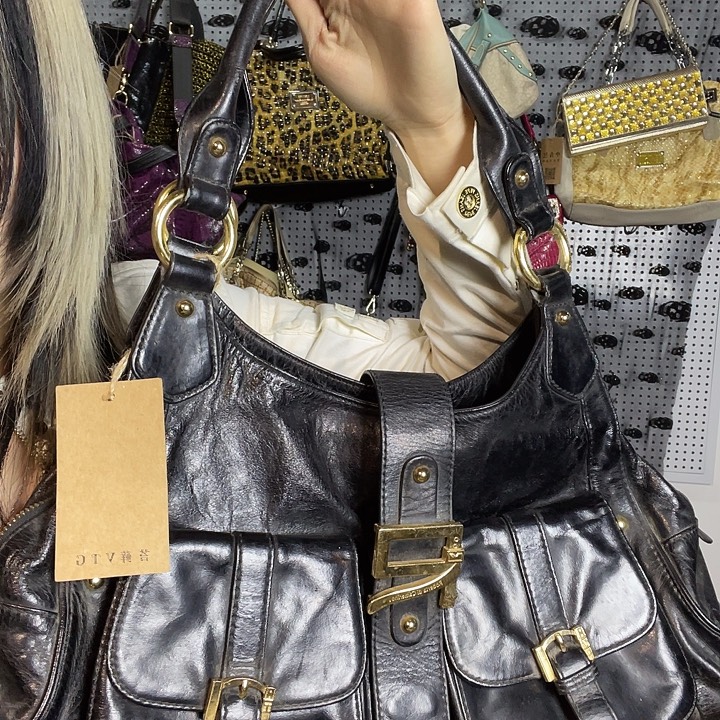 蚕丝包包包包包包包包吧