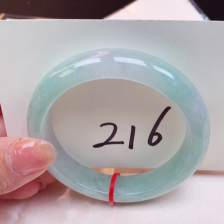 翡翠手镯未镶嵌翡翠