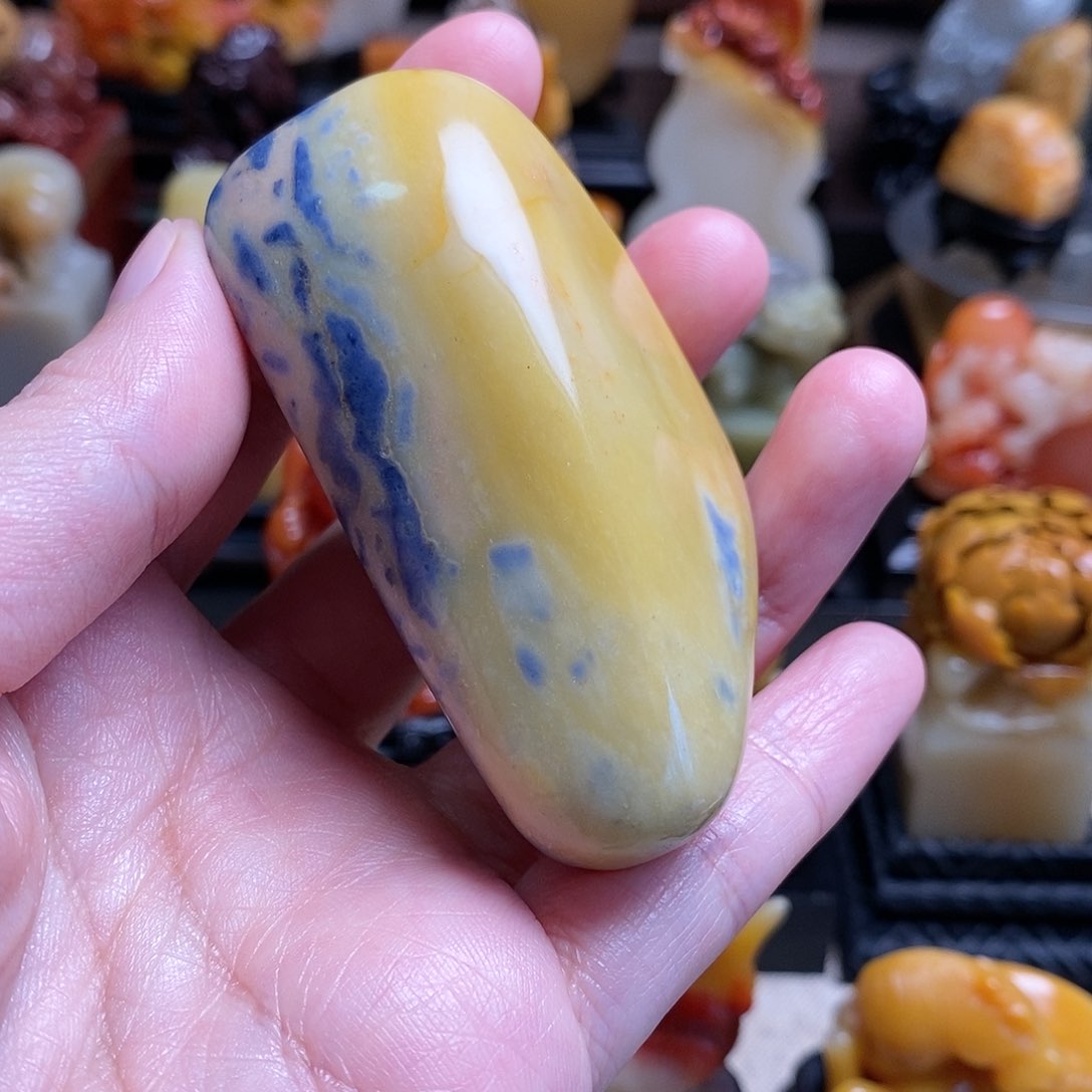 寿山石不***?旗山蓝星原石手玩