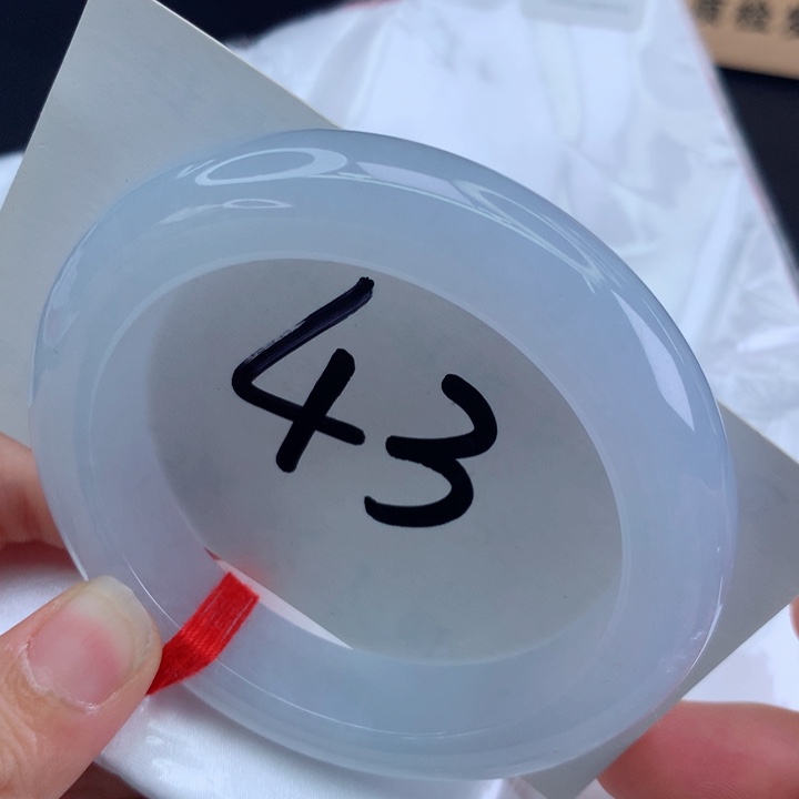 翡翠手镯未镶嵌白冰