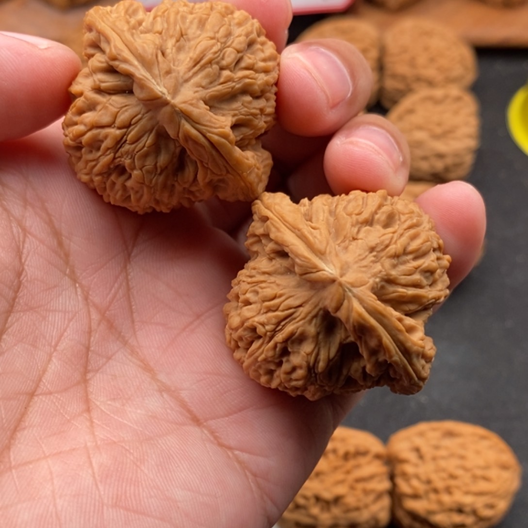 文玩核桃把件纯**士好好