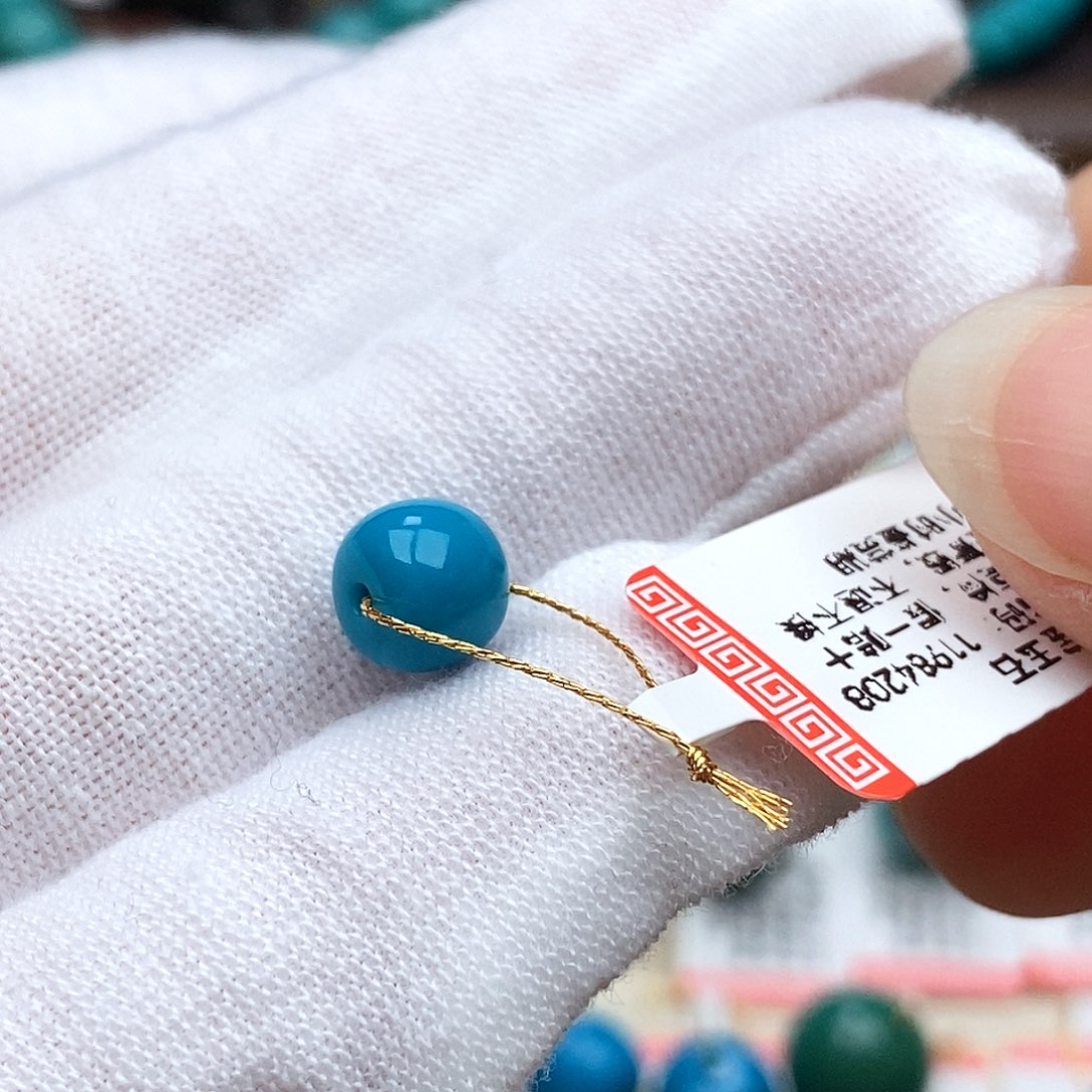 ****冠绿松石未镶嵌珠宝奇石