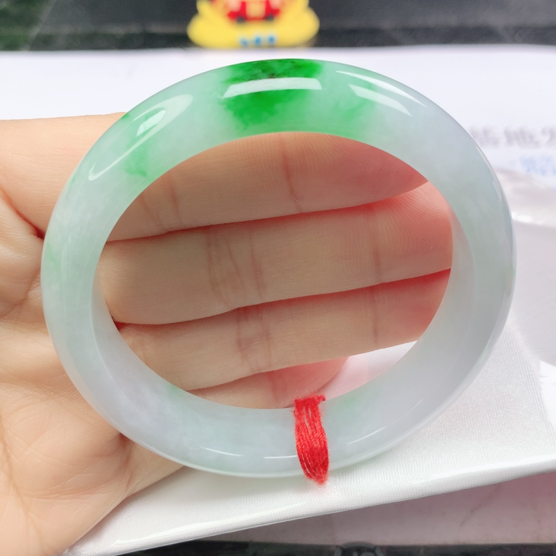 翡翠未镶嵌手镯正