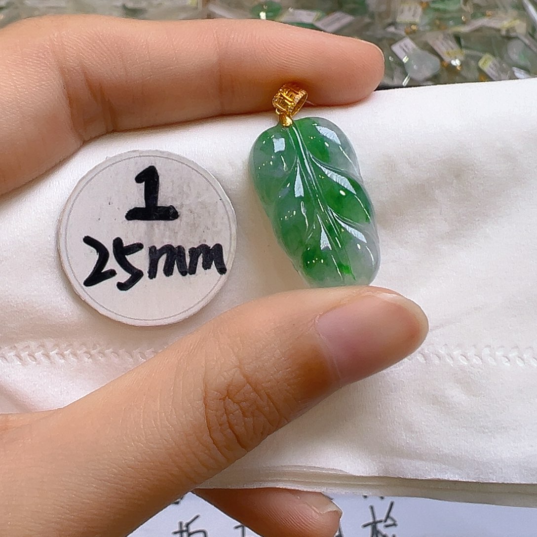 翡翠颈饰18K金镶嵌翡翠