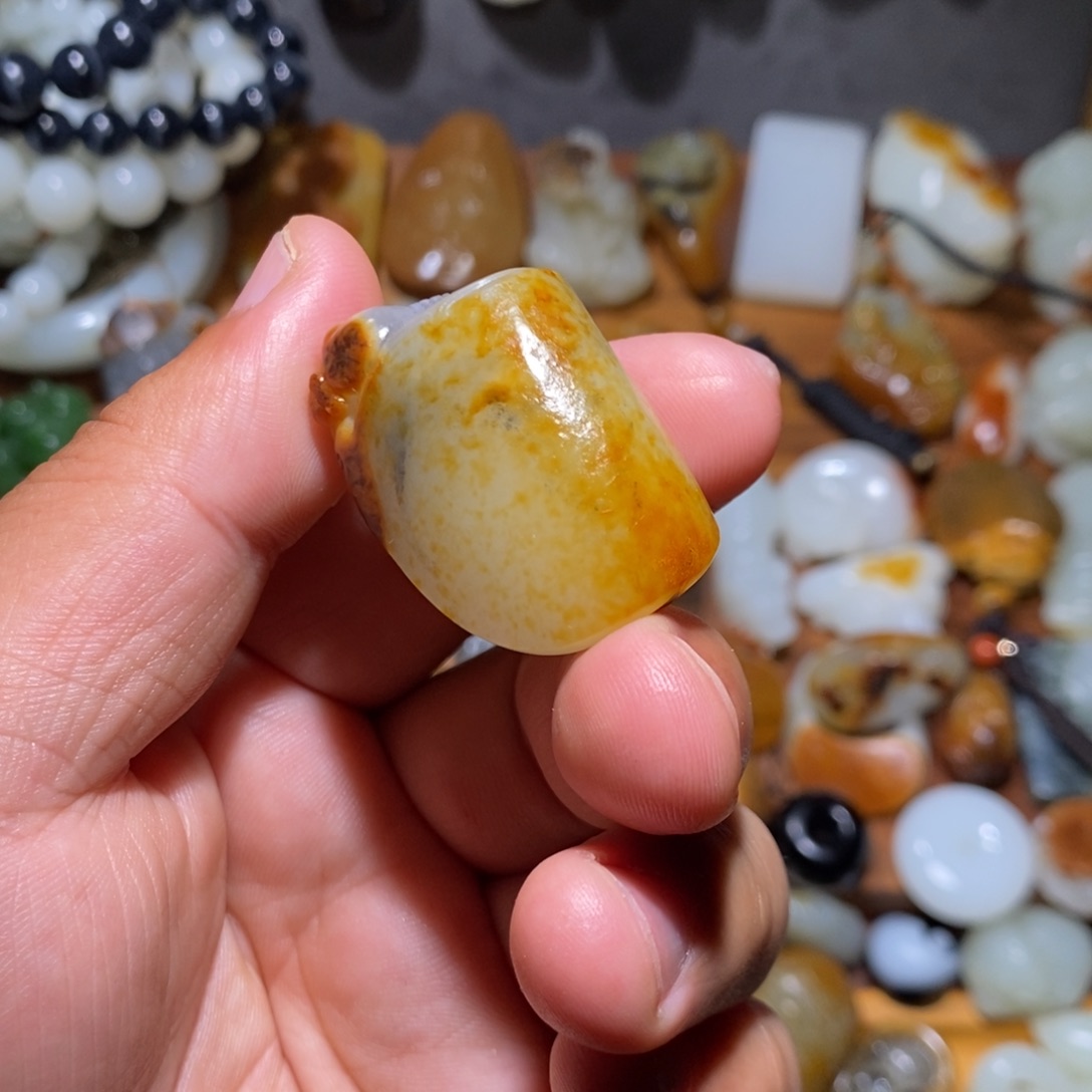 和田玉颈饰未镶嵌一***樂