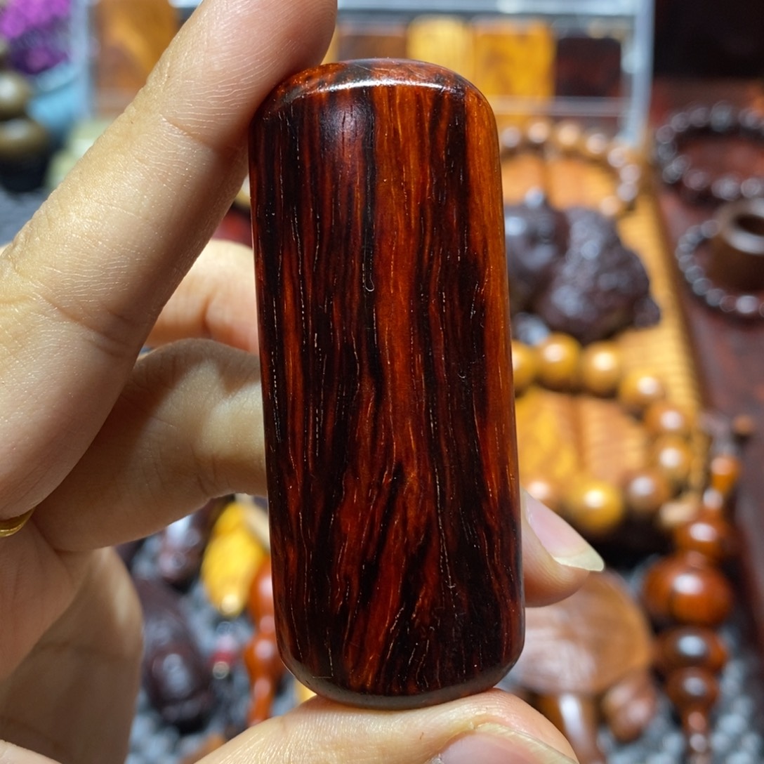 龙***哥檀香紫檀（小叶紫檀）