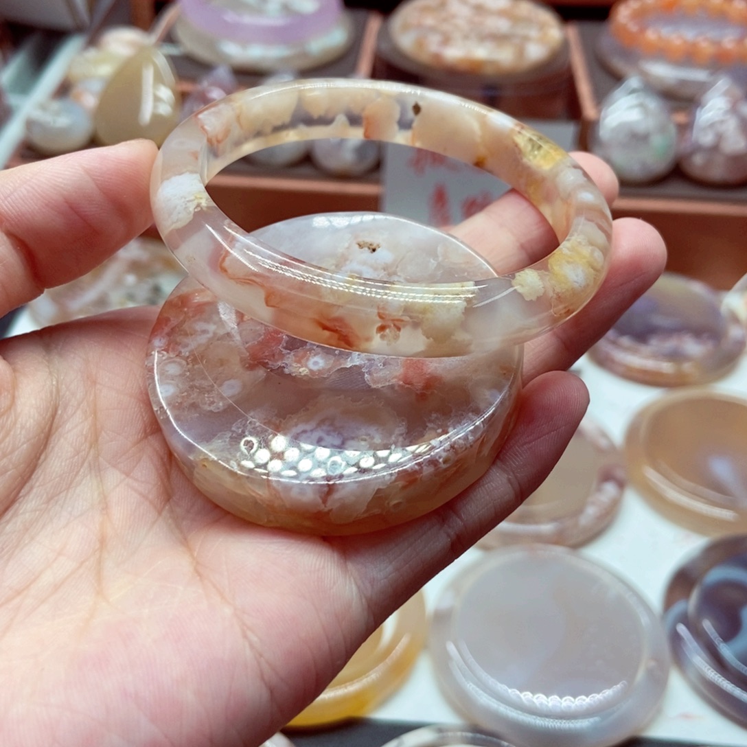 “***”玛瑙/玉髓手镯未镶嵌