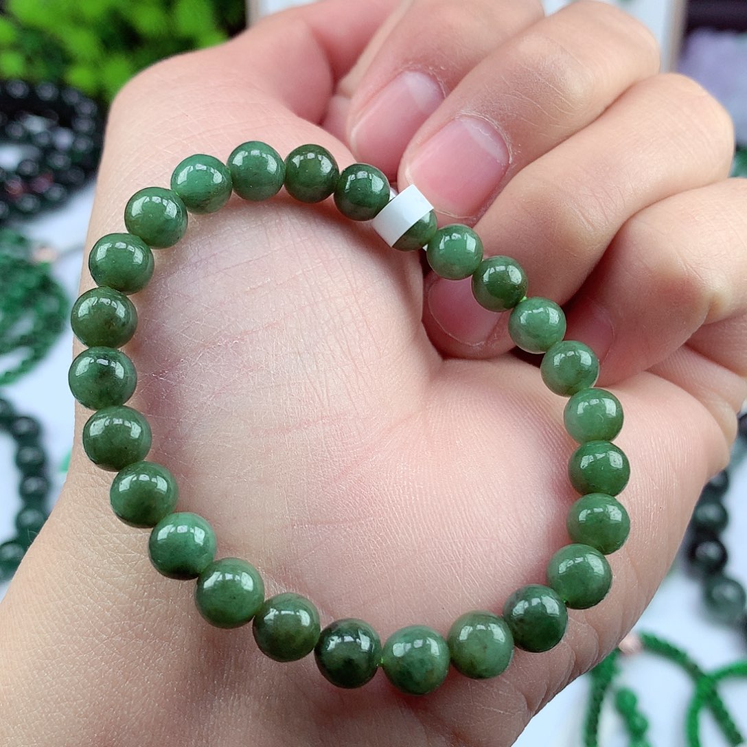 翡翠颈饰未镶嵌手串