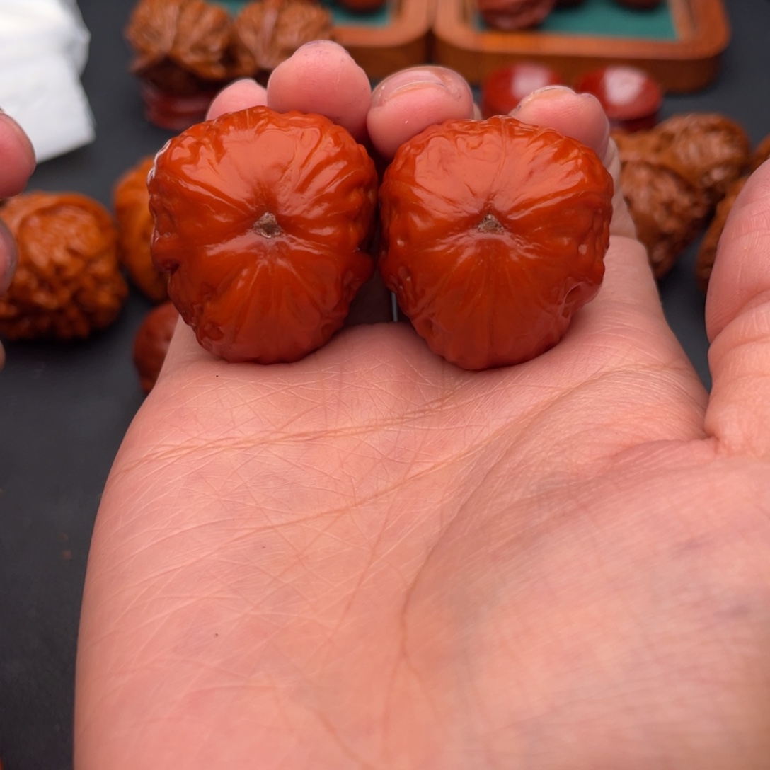 一***一把件文玩核桃三棱