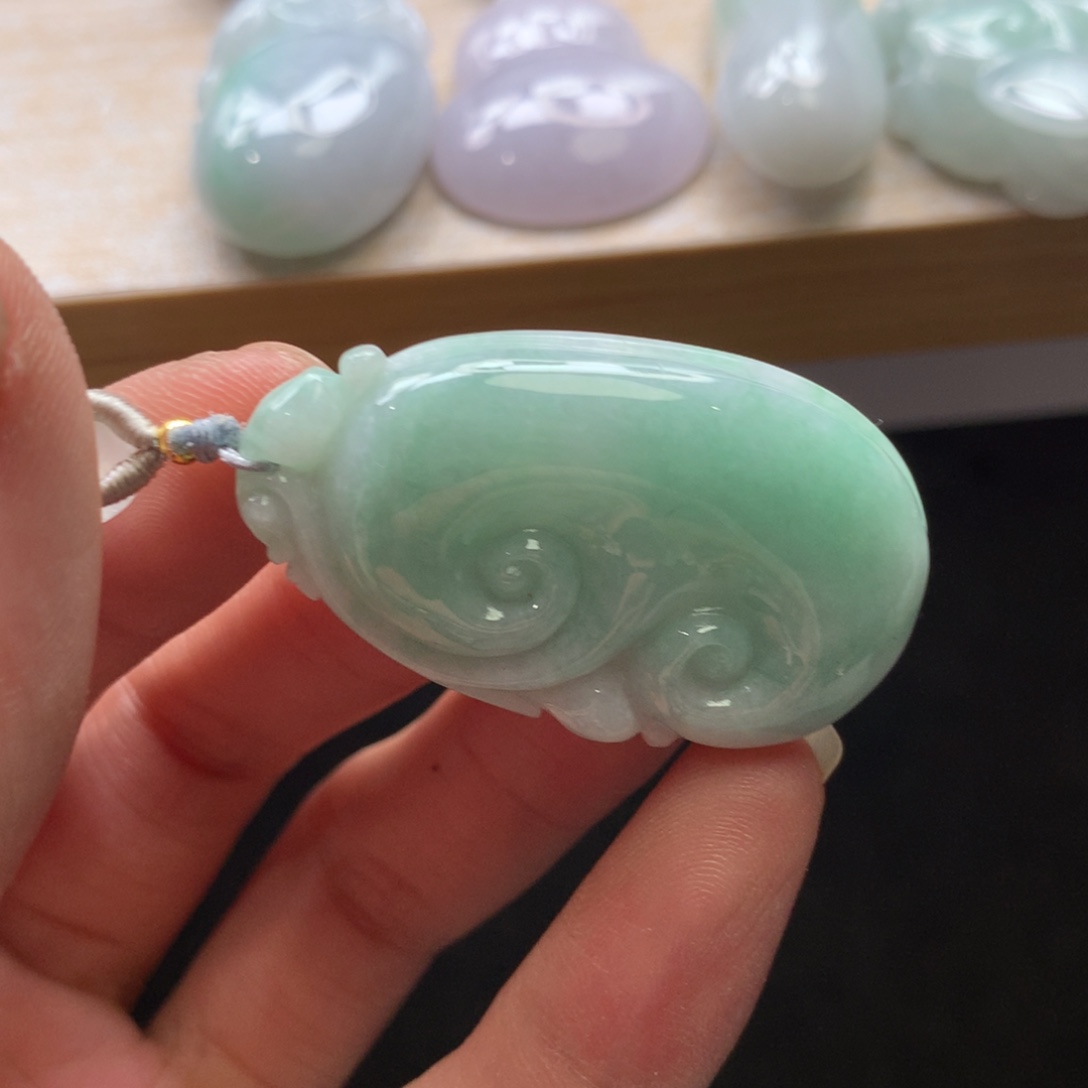 翡翠未镶嵌颈饰吊坠