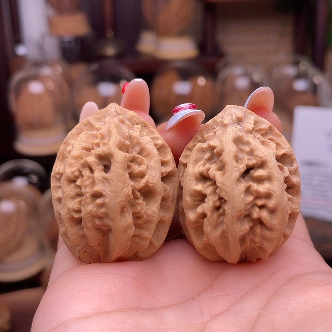 吊坠文玩核桃灯笼绣球