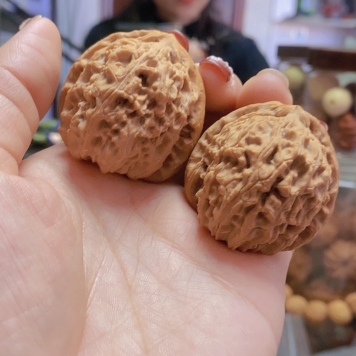 【闪购商品】文玩核桃把件39.5白狮子大肚子