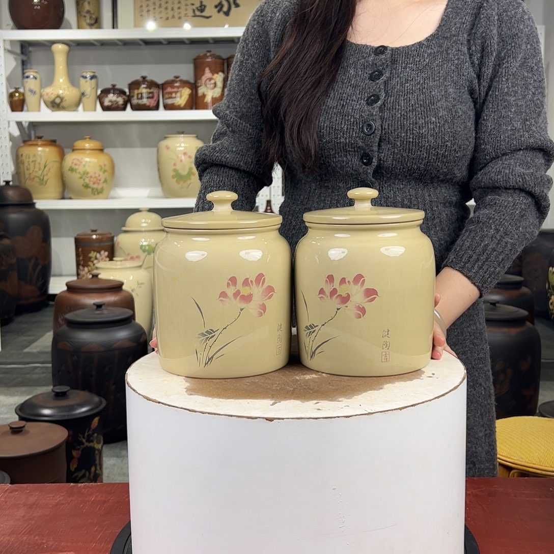 一对纯手工制作白泥醒茶罐