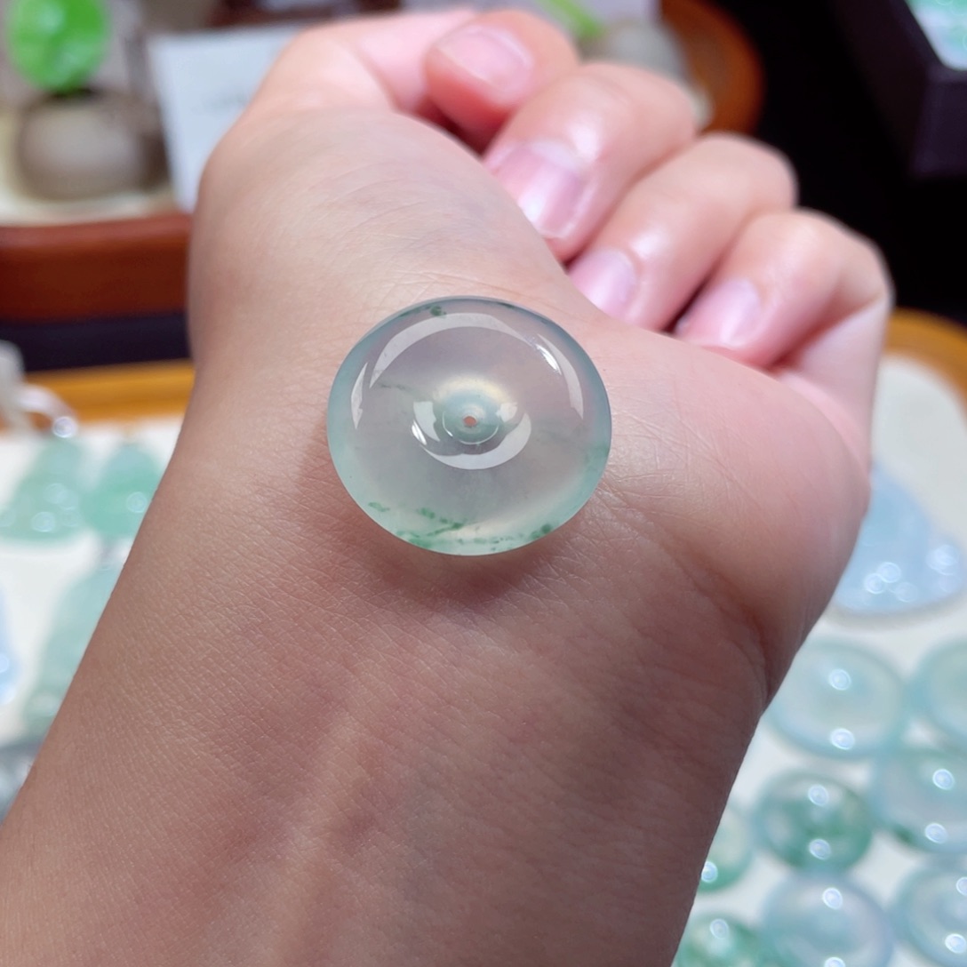 翡翠未镶嵌颈饰扣子