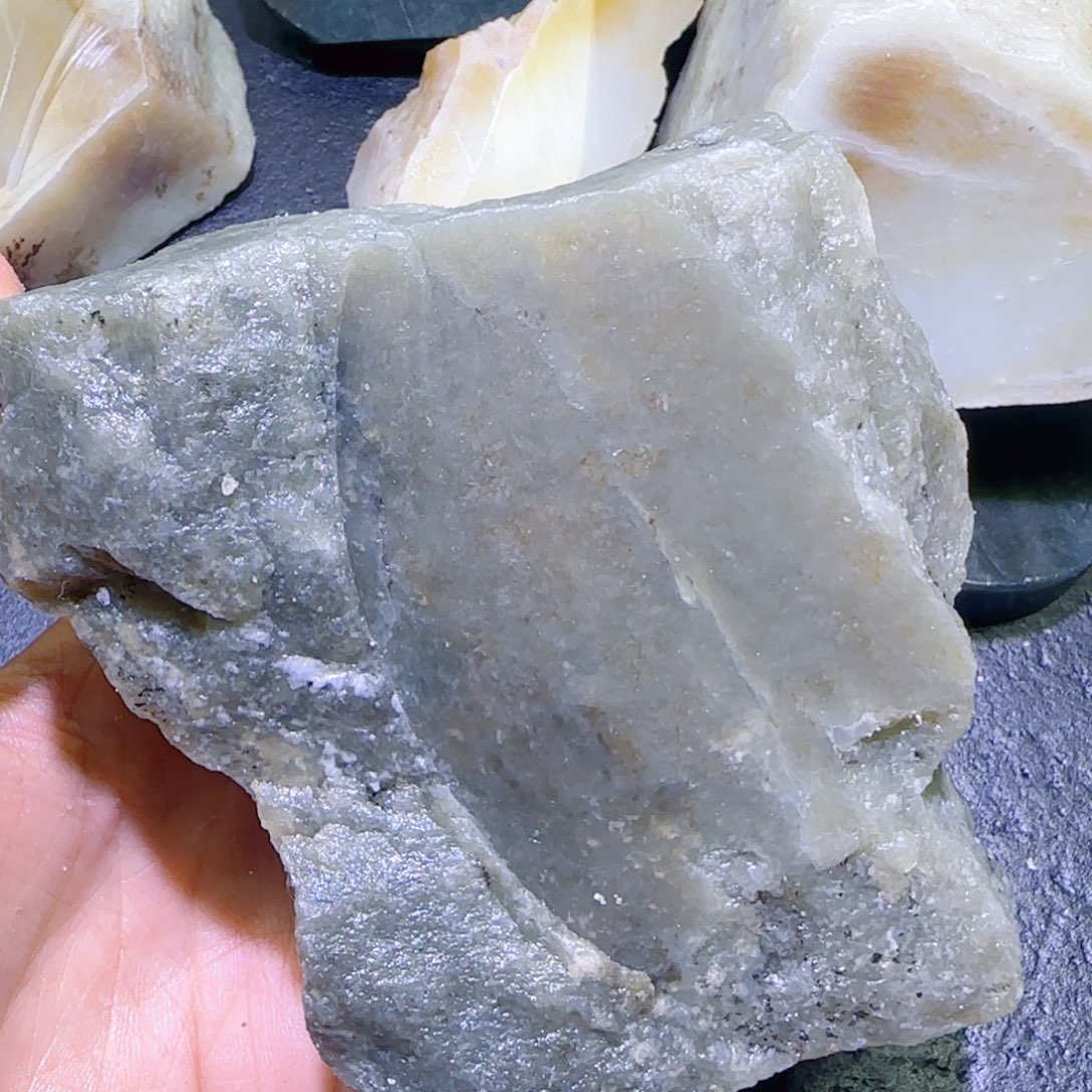 和田玉未镶嵌珠宝半成品