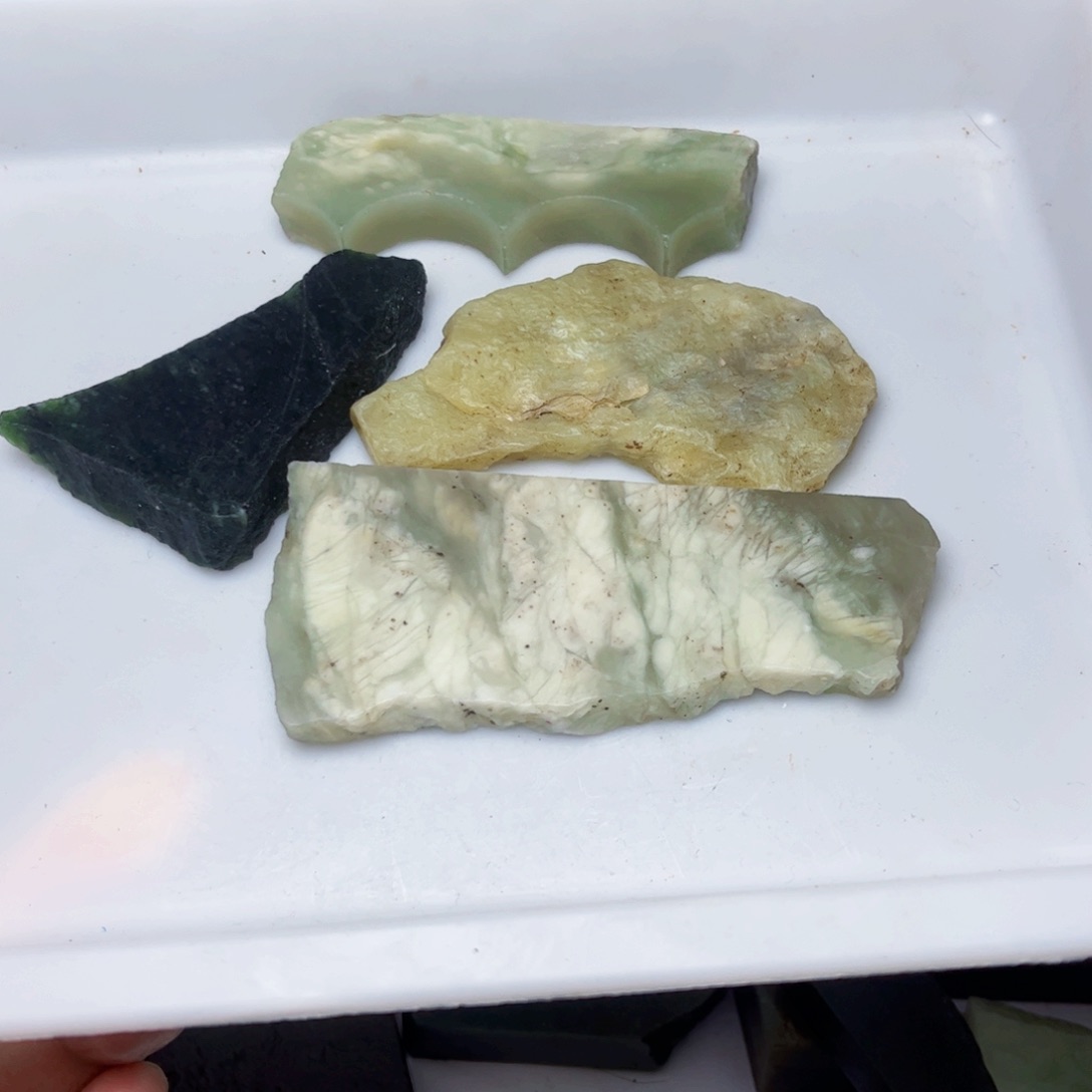 和田玉未镶嵌珠宝半成品1号