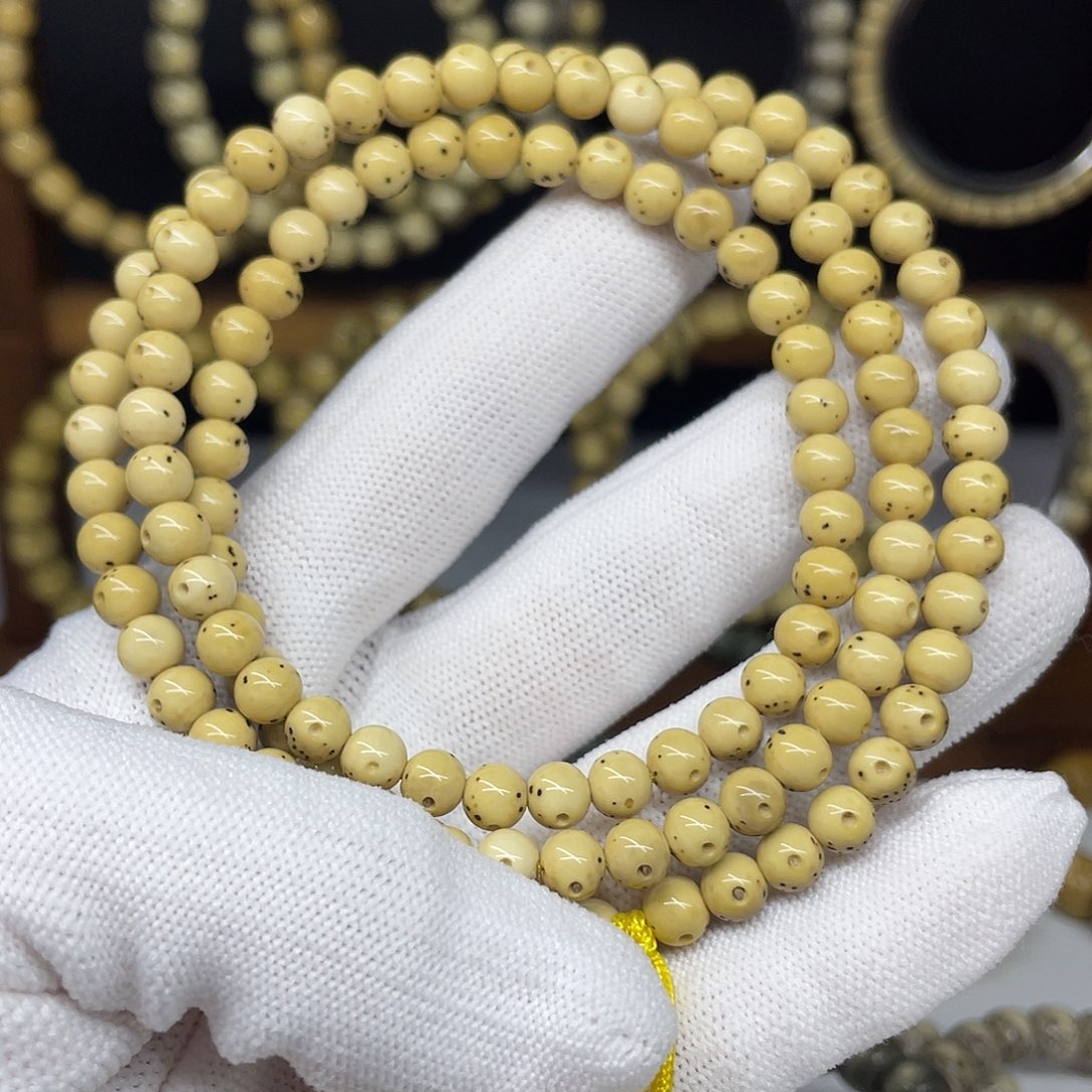 自***｝手串星月菩提6圆珠，大通体