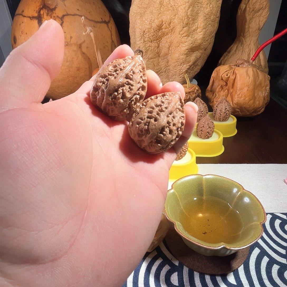 文玩核桃吊坠野生秋子核桃一对1