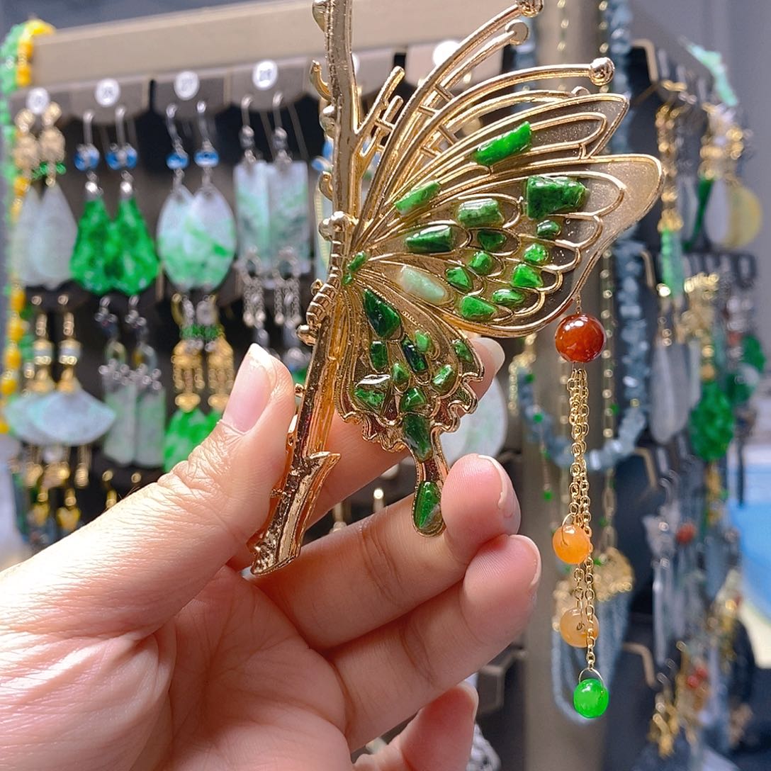 未镶嵌翡翠耳饰翡翠