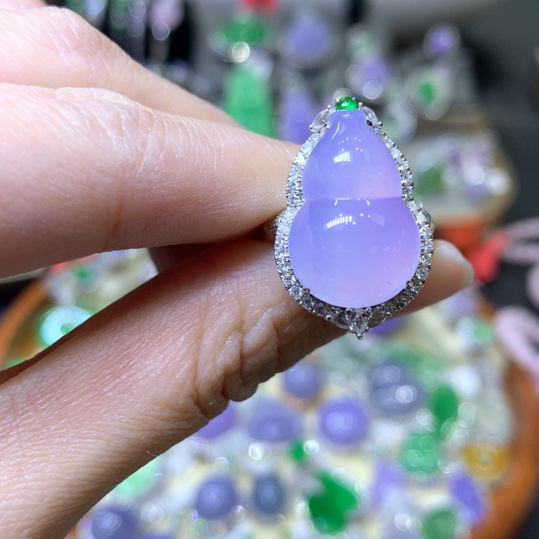 【闪购商品】翡翠颈饰18K金镶嵌翡翠吊坠项链