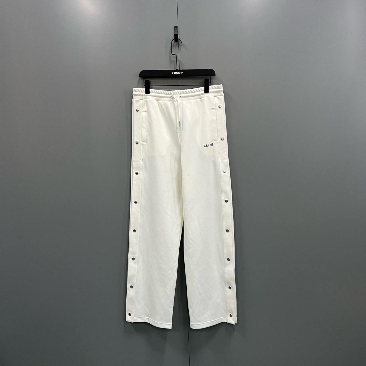 95新 Celine/思琳 白色排扣logo长裤 M码/8300/