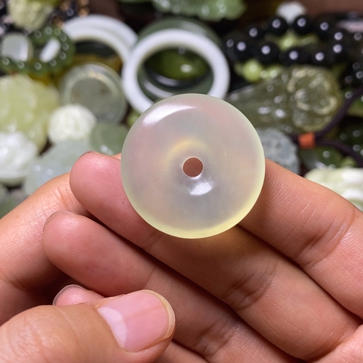 岫玉岫玉颈饰未镶嵌