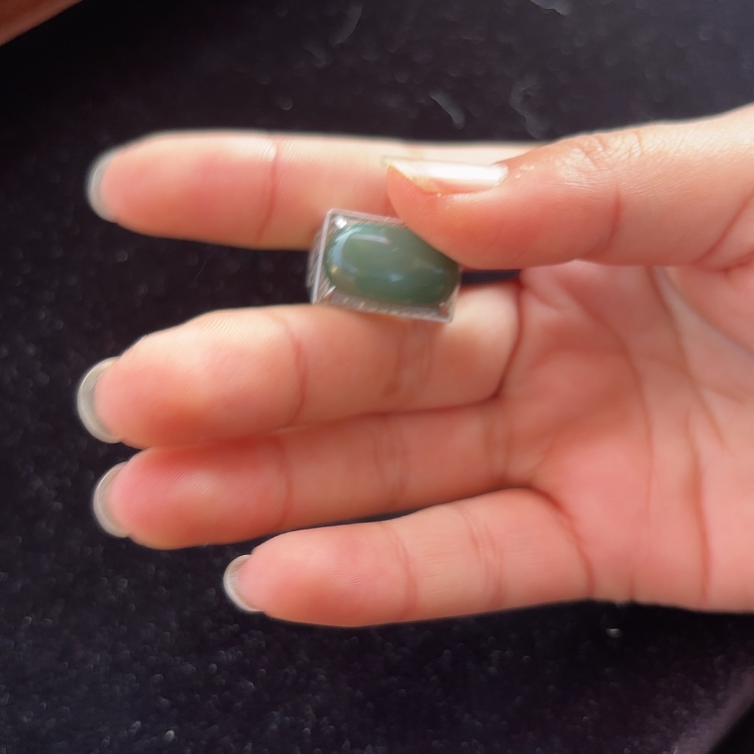 Z***S和田玉银S925镶嵌戒指