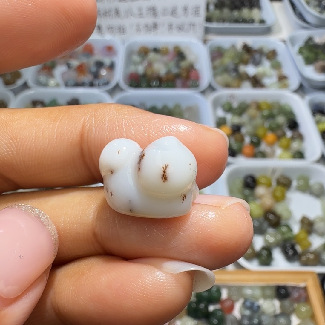 和田玉未镶嵌珠宝奇石