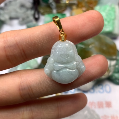 翡翠颈饰未镶嵌不**心