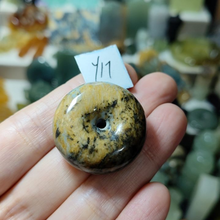 岫玉未镶嵌平安扣