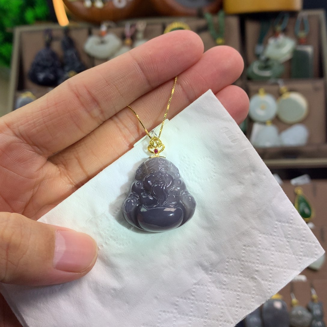 和田玉吊坠18K金镶嵌