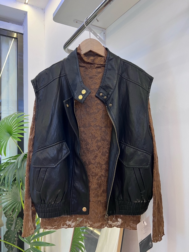 皮衣软蛋白皮马甲网红短款马夹百搭春秋洋气