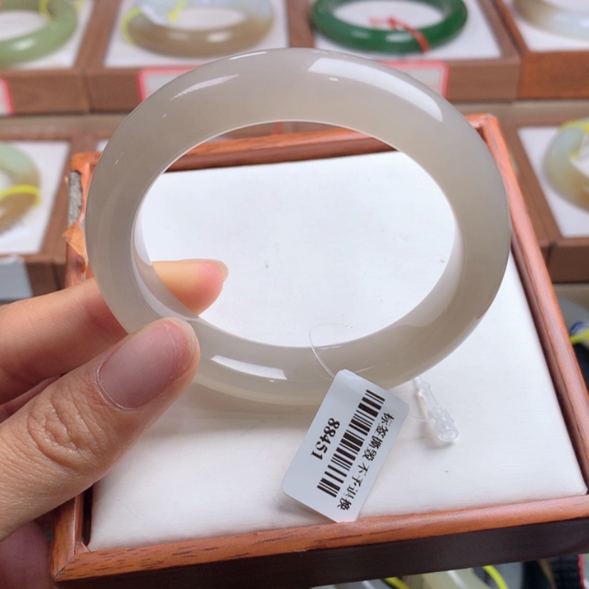 【闪购商品】和田玉手镯未镶嵌5354