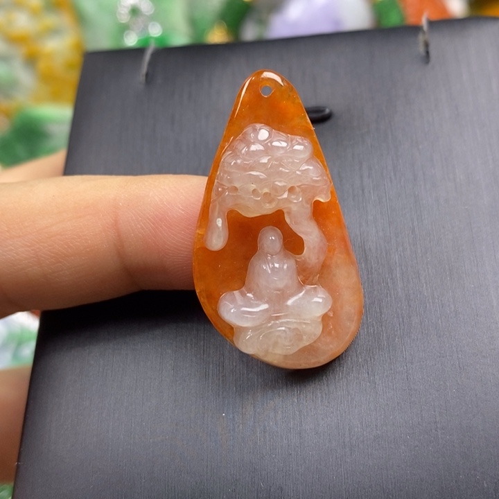 翡翠未镶嵌吊坠(赠链)