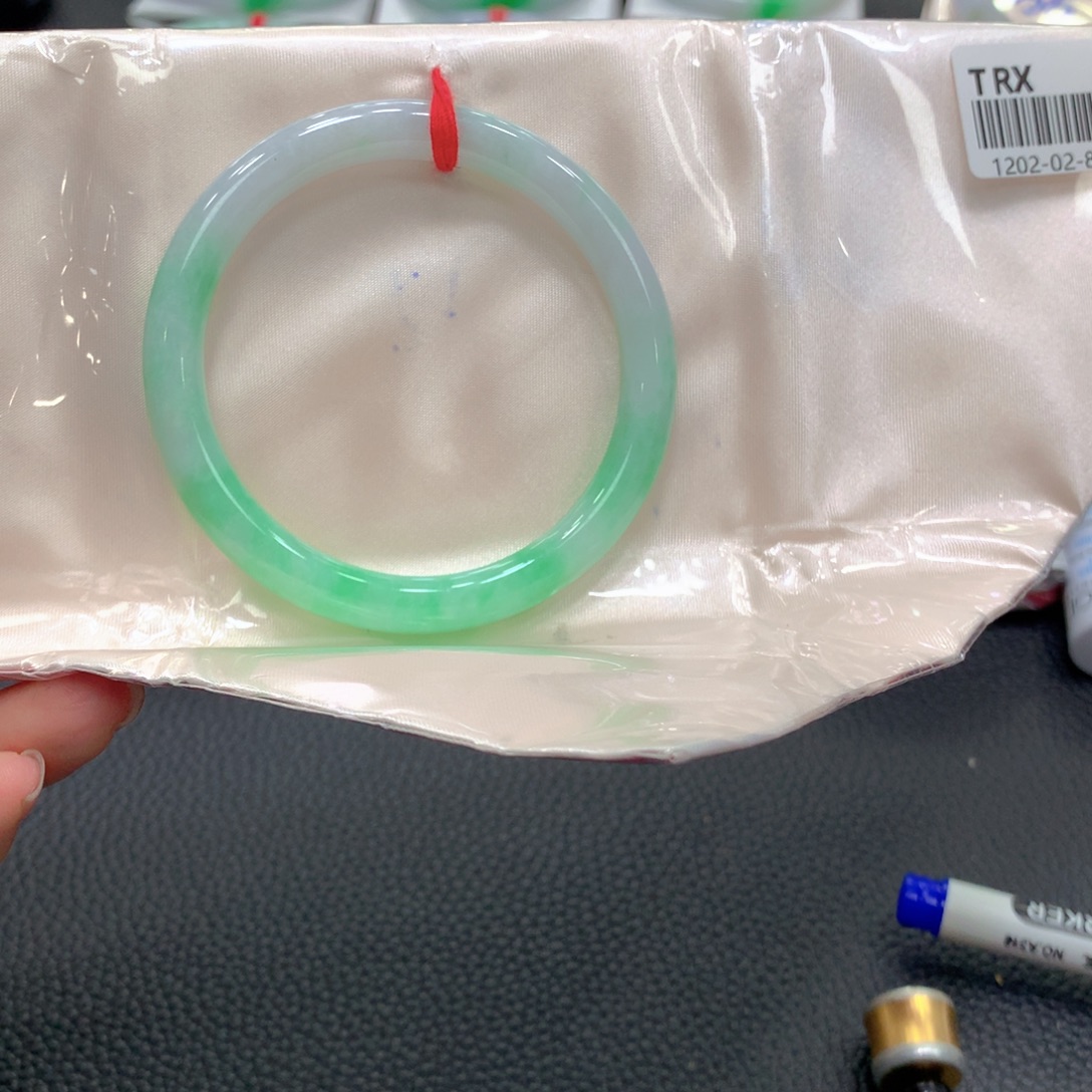 翡翠未镶嵌手镯6号