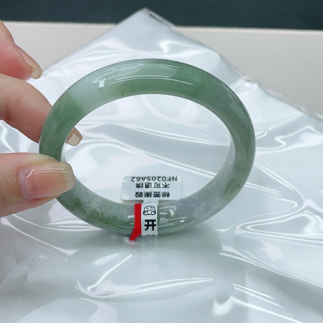 翡翠手镯未镶嵌正57.8