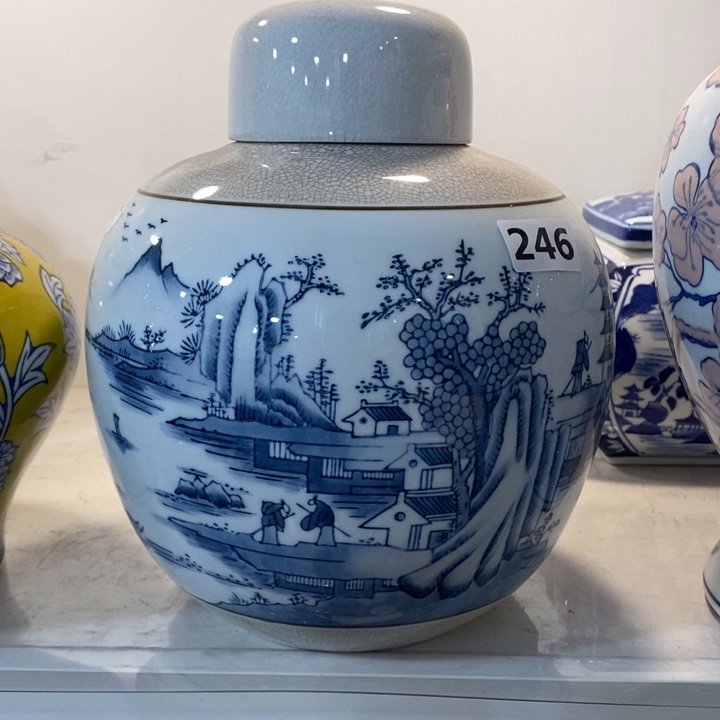 【闪购商品】摆件康*牛陶瓷罐子一个摆件