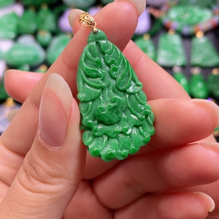 颈饰未镶嵌翡翠吊坠