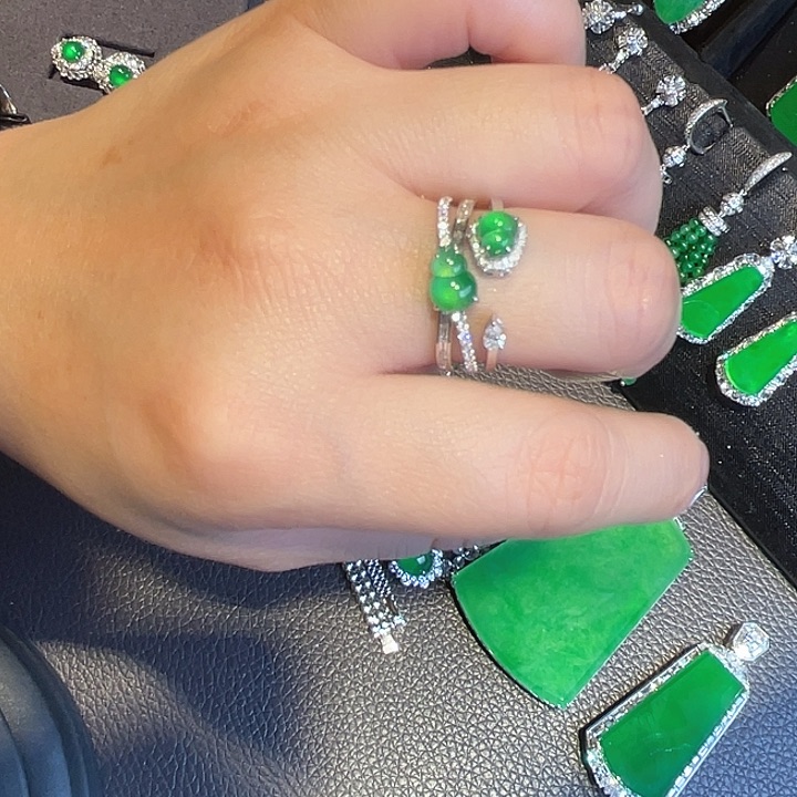 翡翠摆件18K金镶嵌葫芦戒指