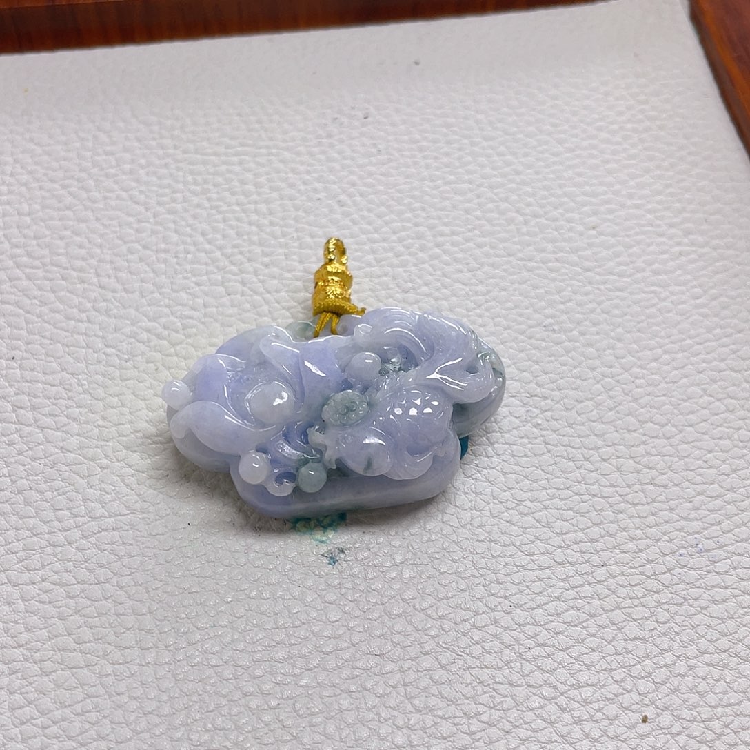 翡翠未镶嵌颈饰翡翠春彩坠