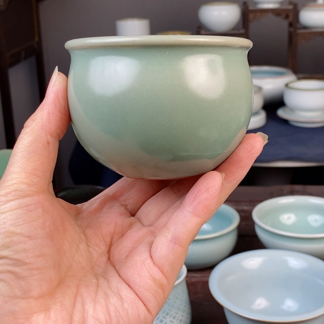 朱砂胎梅子青缸杯开片 