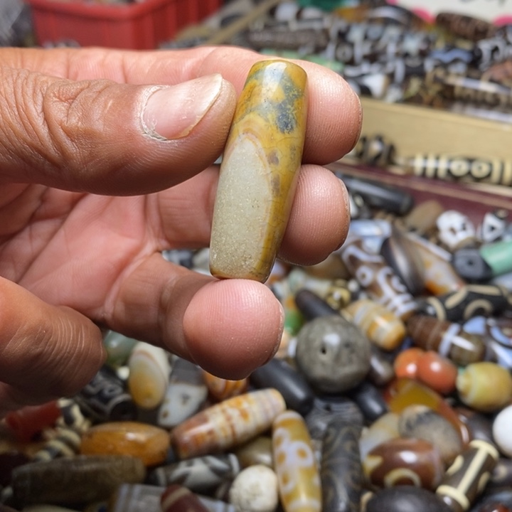 天然辰砂玛瑙吊坠