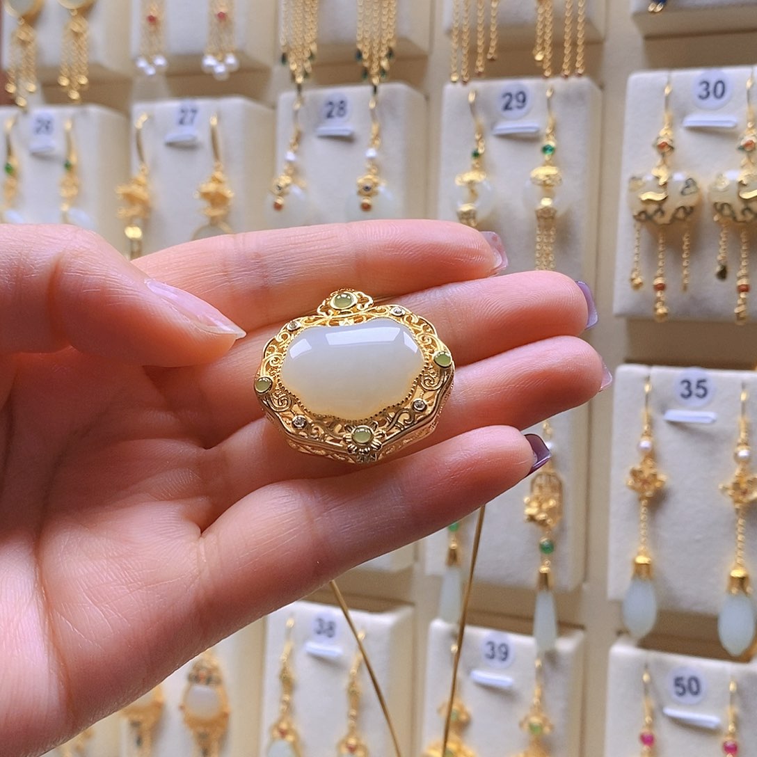 和田玉银S925镶嵌颈饰