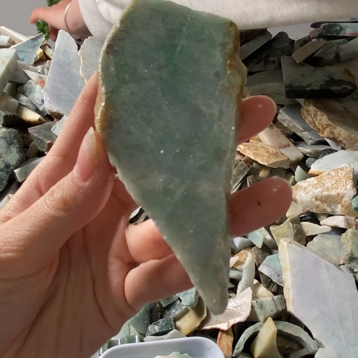 翡翠颈饰未镶嵌天然翡翠