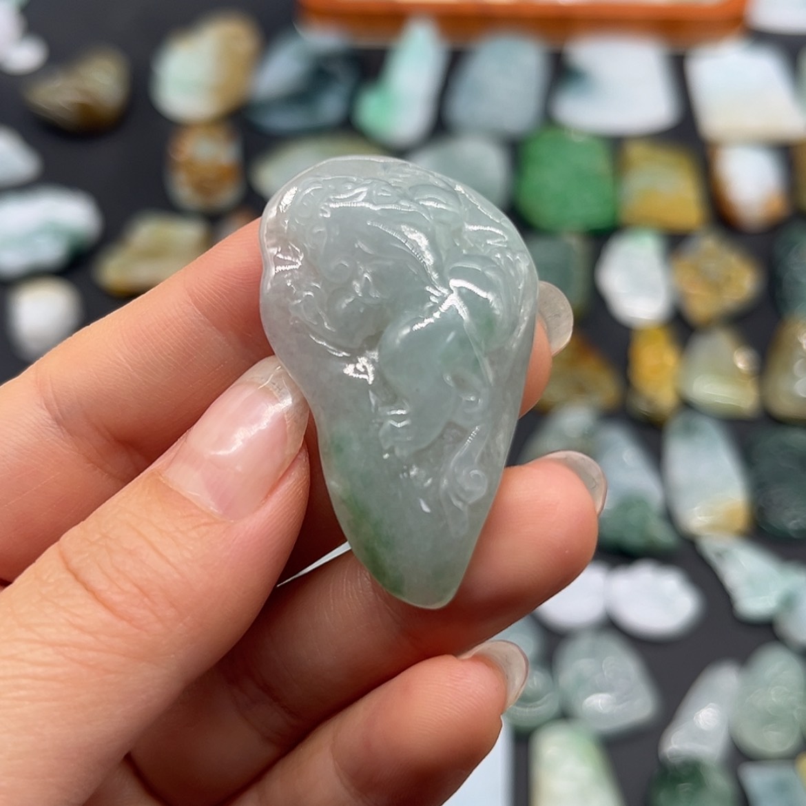 【闪购商品】翡翠未镶嵌颈饰貔貅
