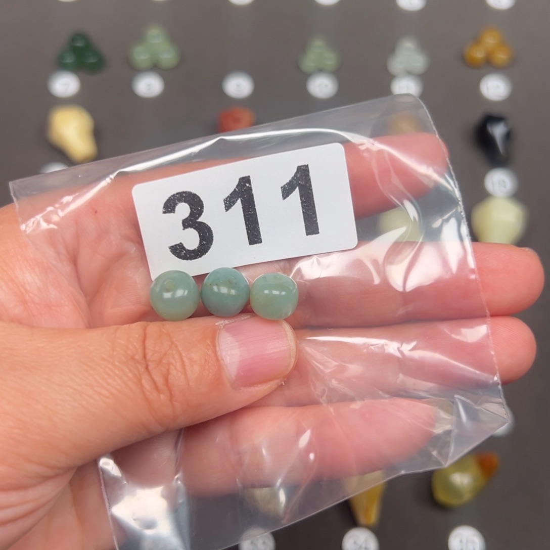 未镶嵌蛇纹石玉颈饰春**雨